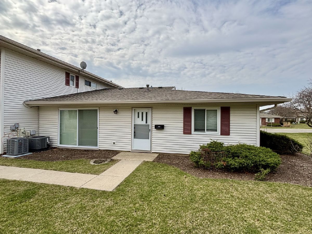 Condos & Townhomes For Rent Weathersfield Lake Schaumburg Illinois, 236 Whidah