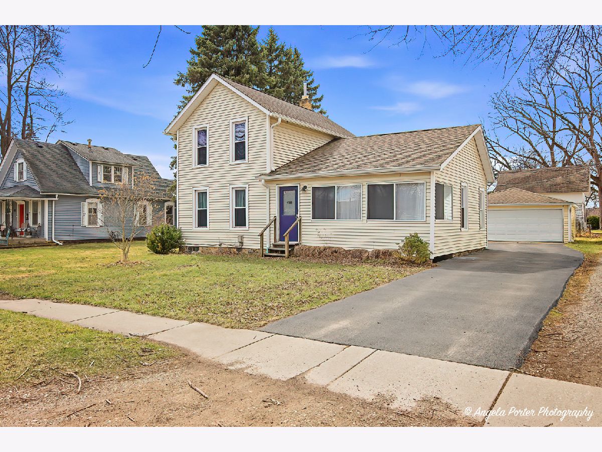  For Sale Hebron Illinois, 9703 Illinois Street