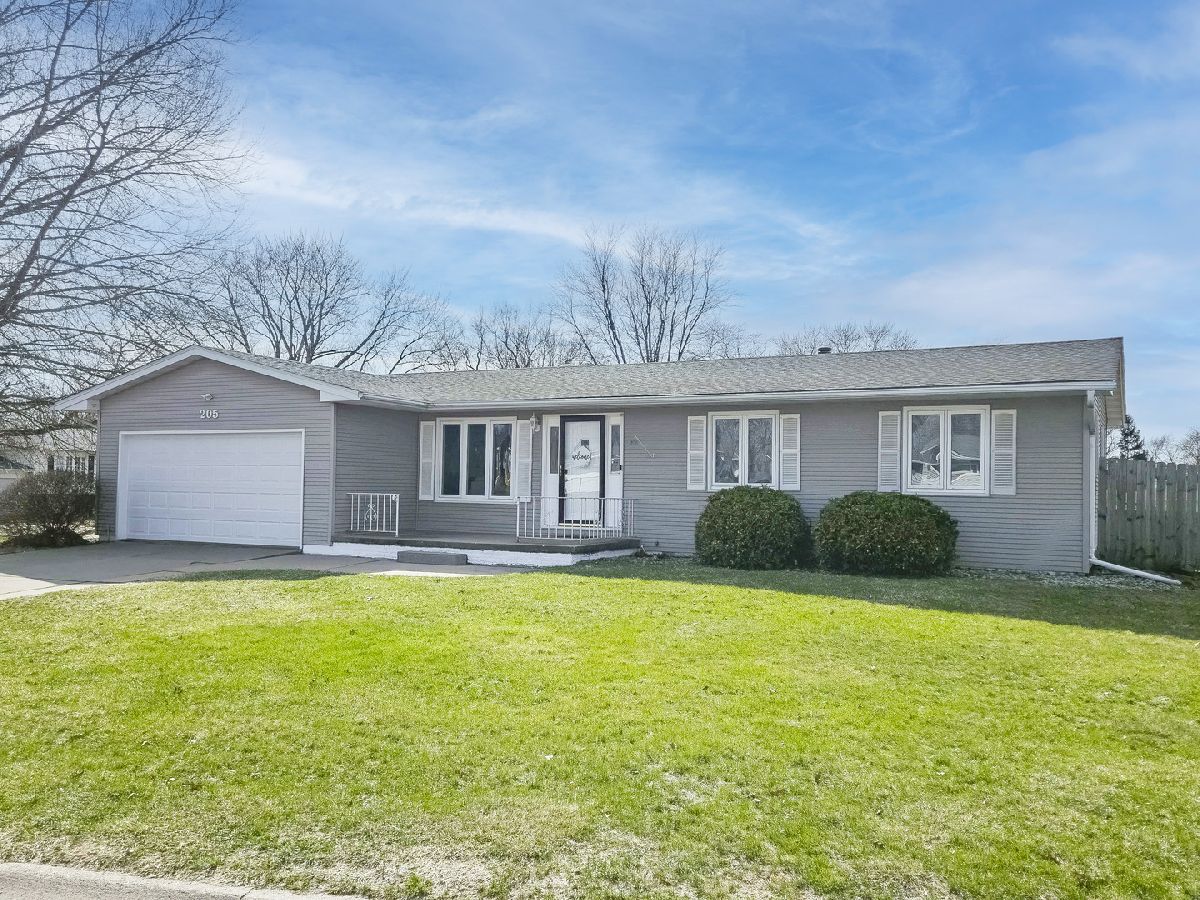  For Sale Eldridge Iowa, 205 Park Lane Circle