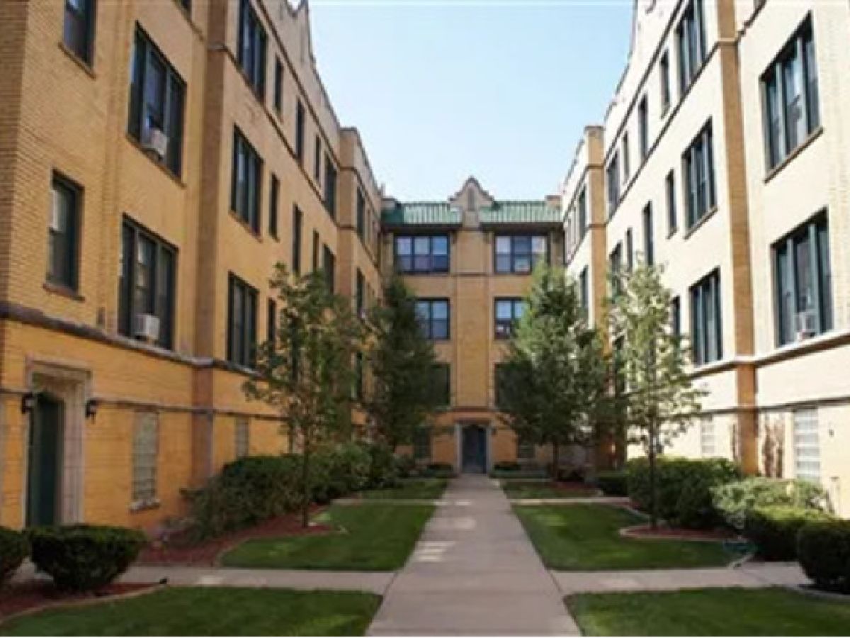  Rented Chicago Illinois, 2338 Spaulding