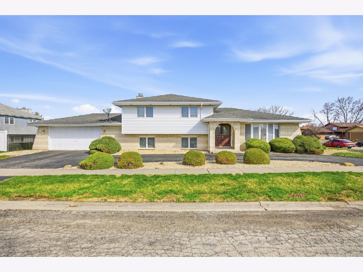  For Sale Lynwood Illinois, 20152 Juniper Avenue