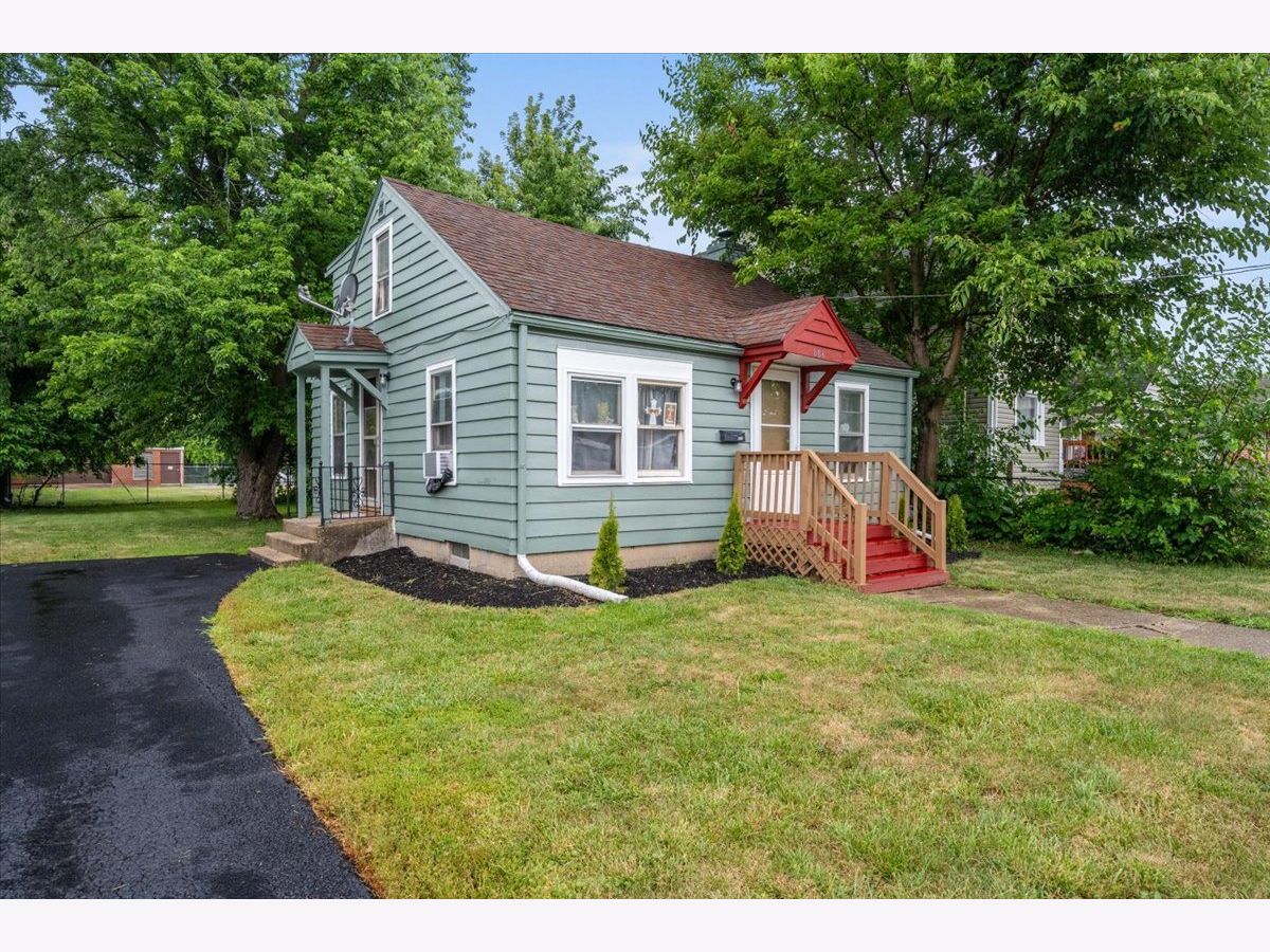  Rented Aurora Illinois, 808 Gillette