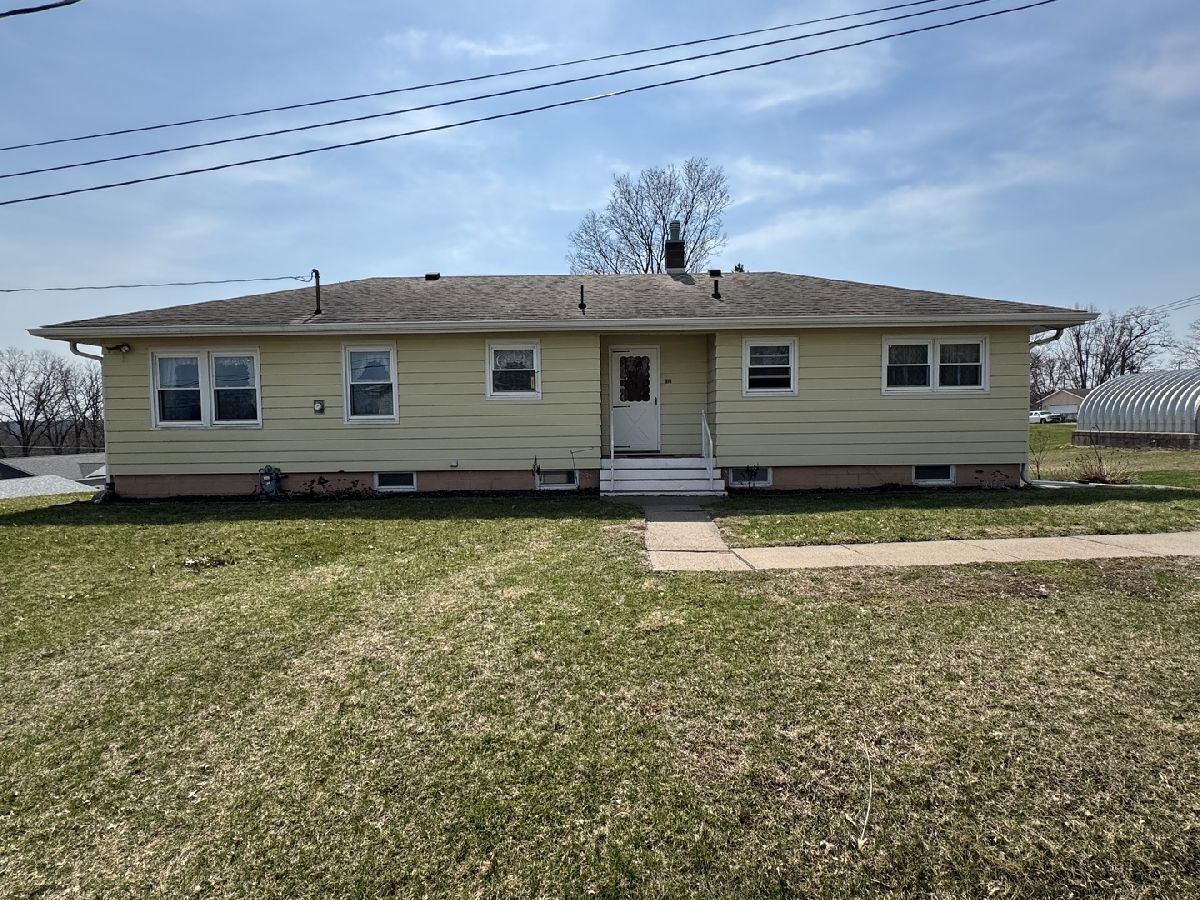  For Sale Le Claire Iowa, 310 Benton Street