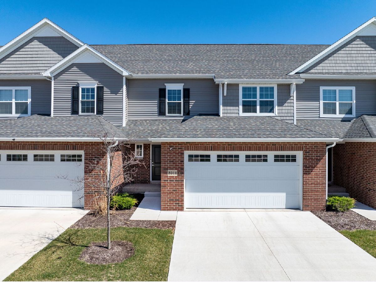  For Sale Bettendorf Iowa, 3911 Orchard Drive