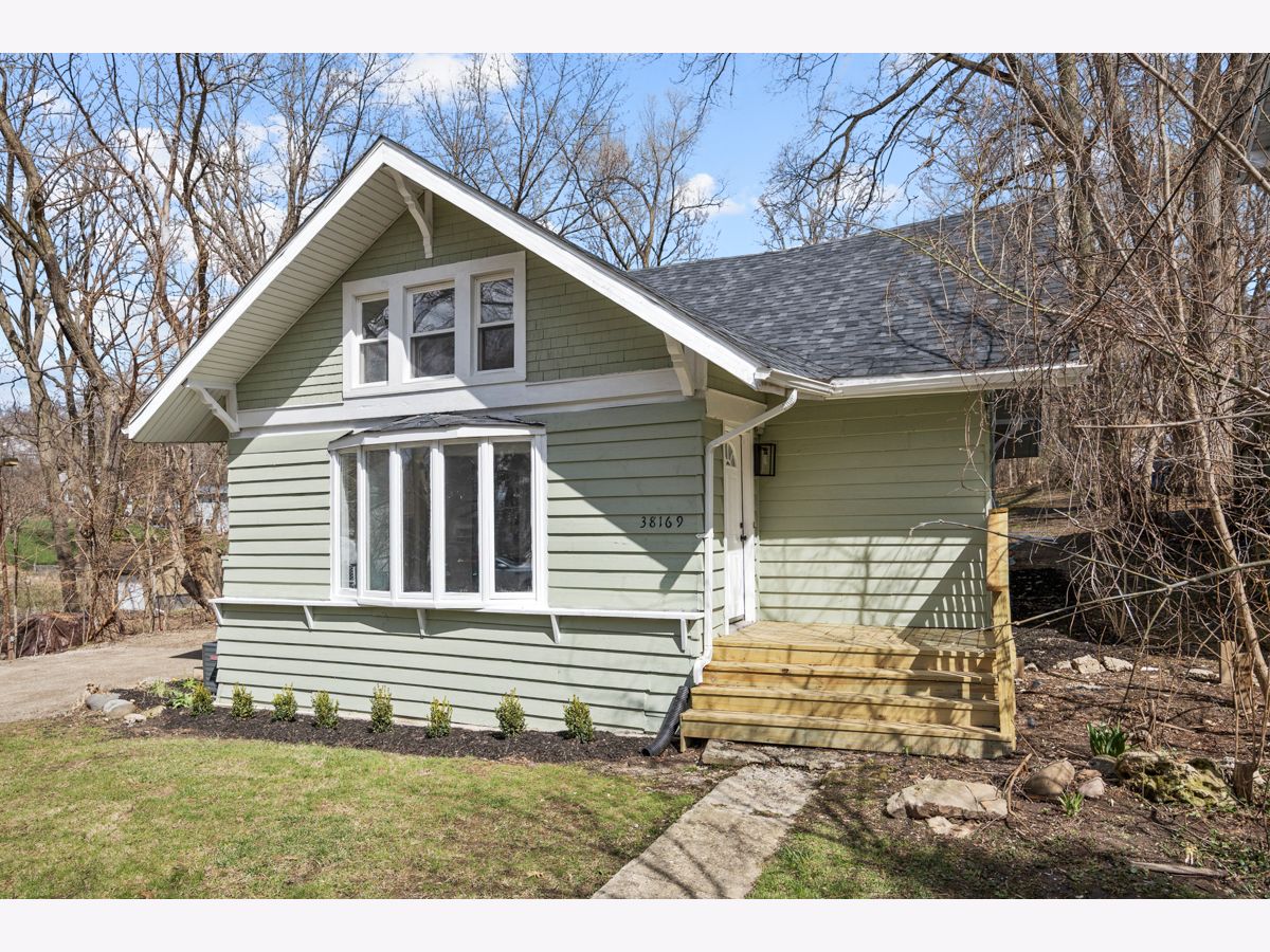  For Sale Spring Grove Illinois, 38169 3rd Avenue