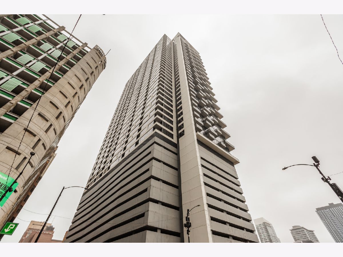  Rented Chicago Illinois, 235 Van Buren