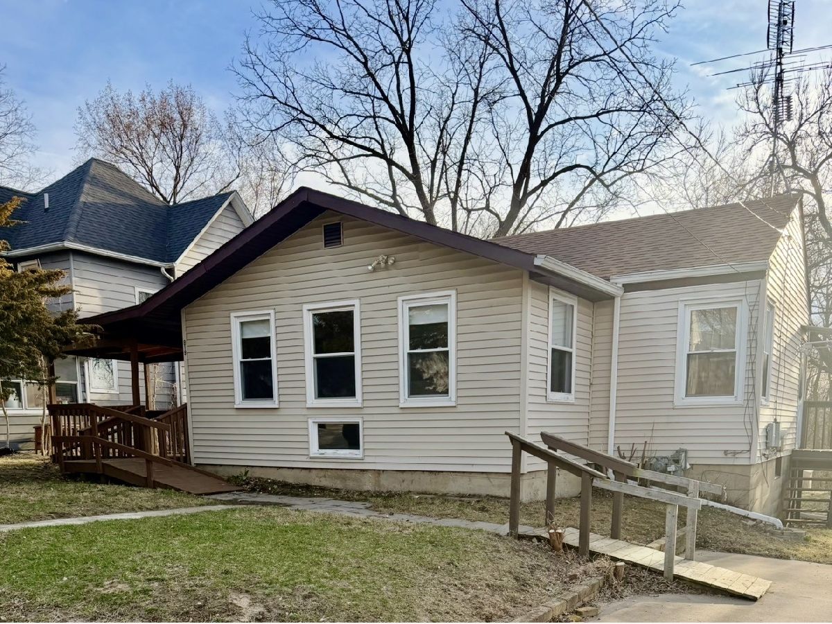  For Sale Dixon Illinois, 819 Madison Avenue