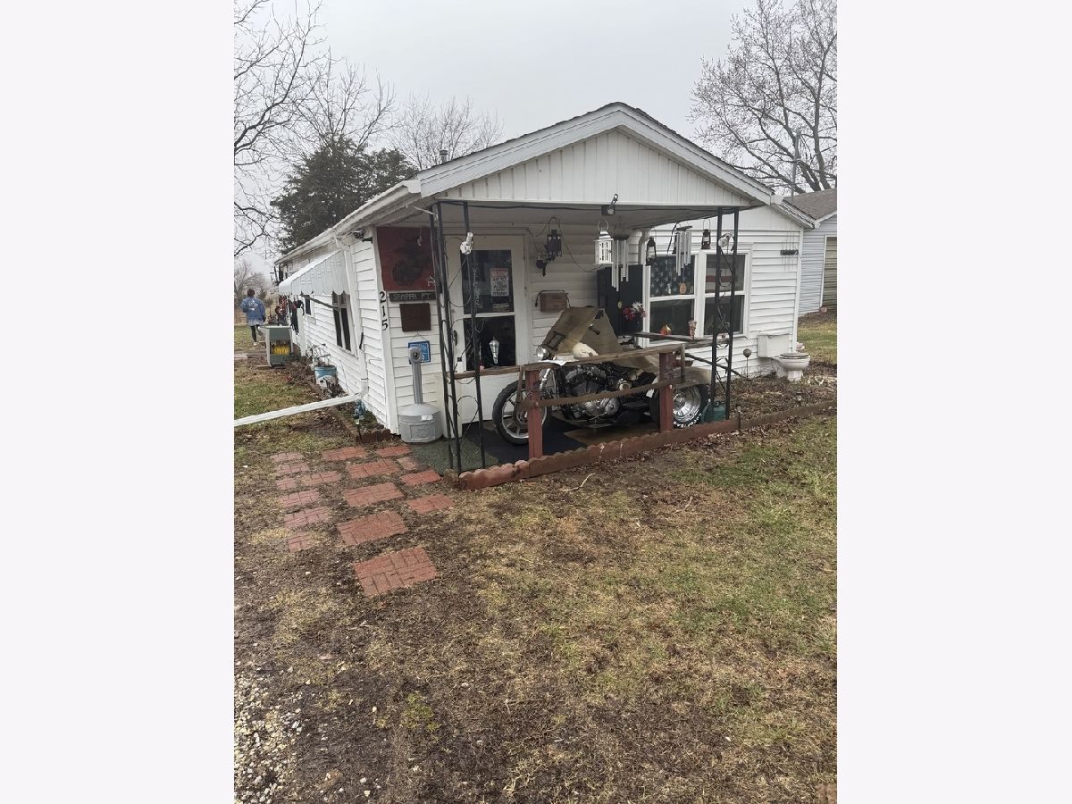  For Sale Atwood Illinois, 215 Missouri Street