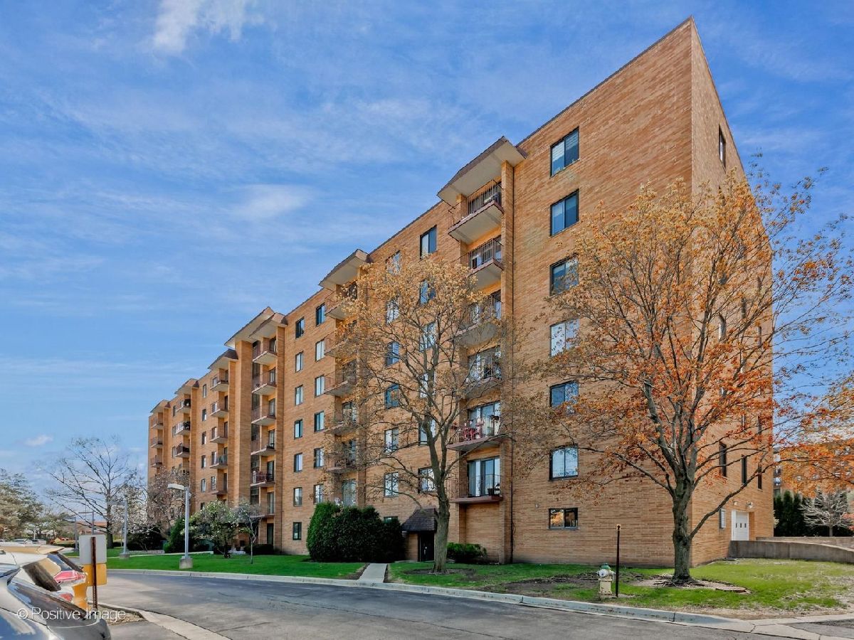  For Sale Mount Prospect Illinois, 1717 Crystal Lane