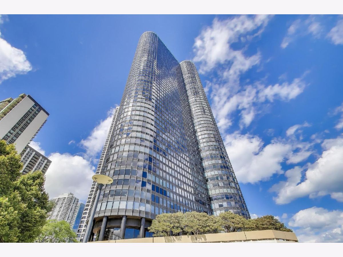 Condos & Townhomes For Sale Harbor Point Chicago Illinois, 155 Harbor Drive