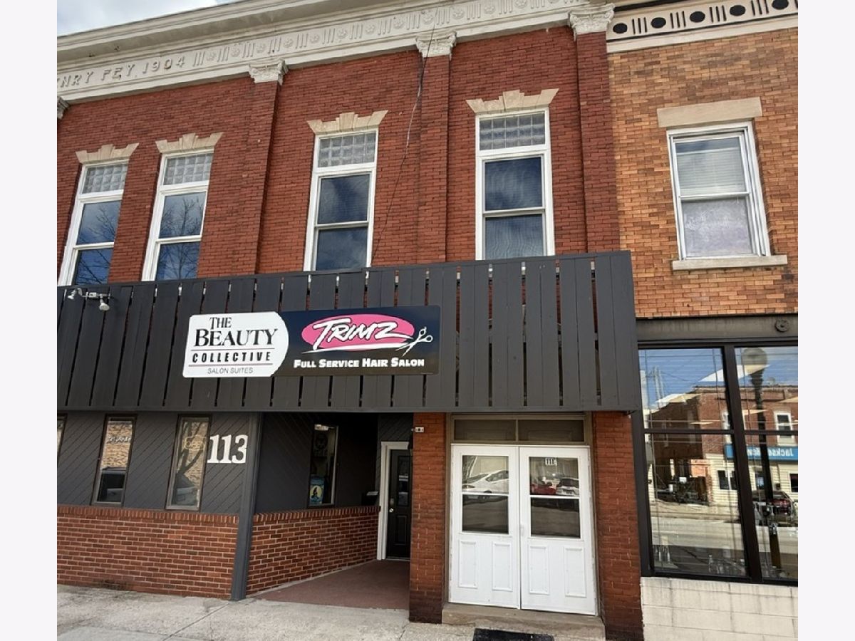  Rented Morris Illinois, 111 1/2 Jefferson