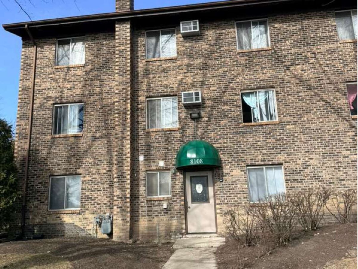  For Rent Woodridge Illinois, 8108 Waterbury