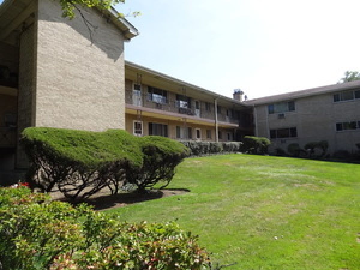 Condominiums For Rent Parkview Park Ridge Illinois, 1425 Touhy