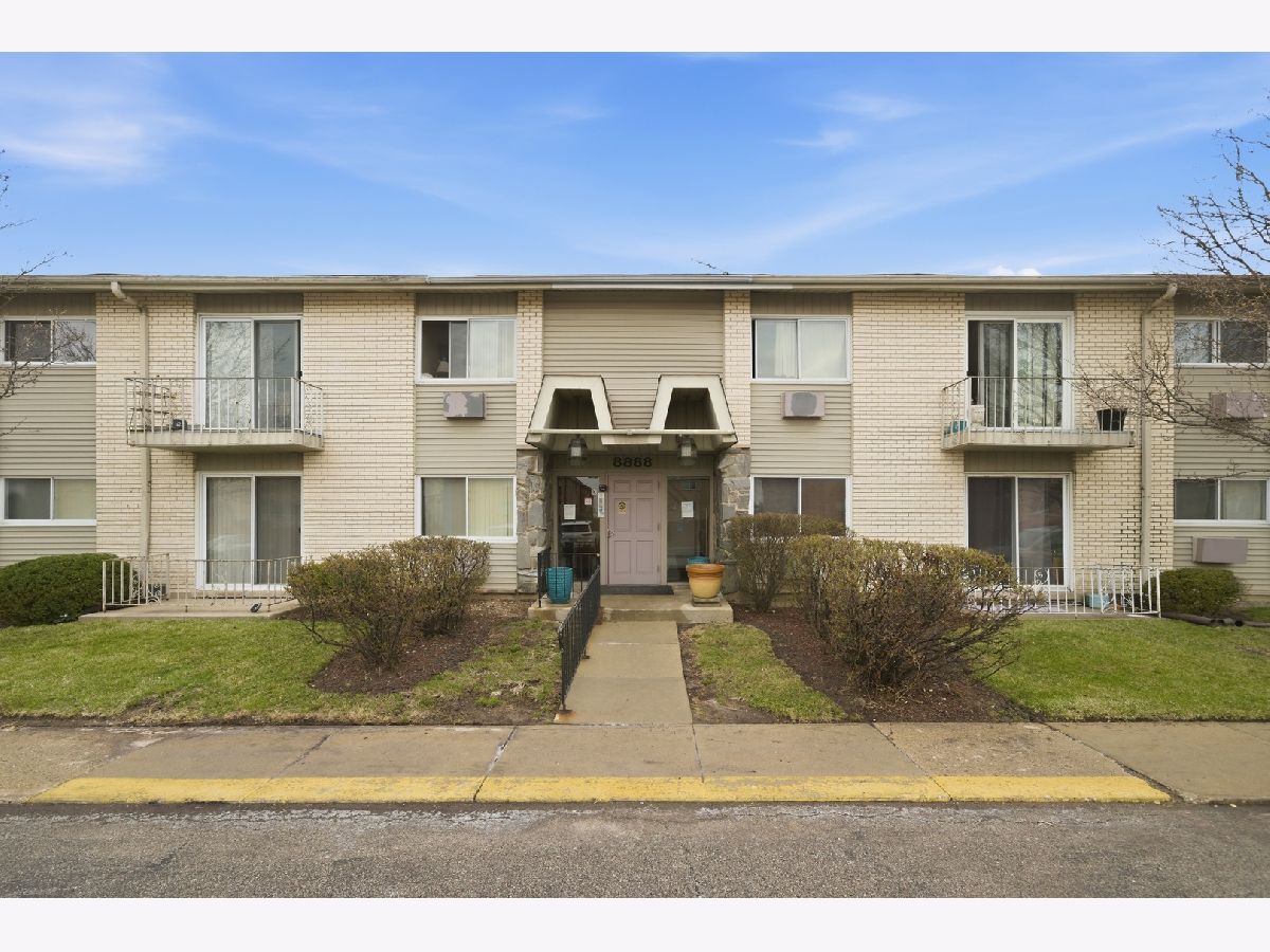  For Sale Des Plaines Illinois, 8888 Steven Drive