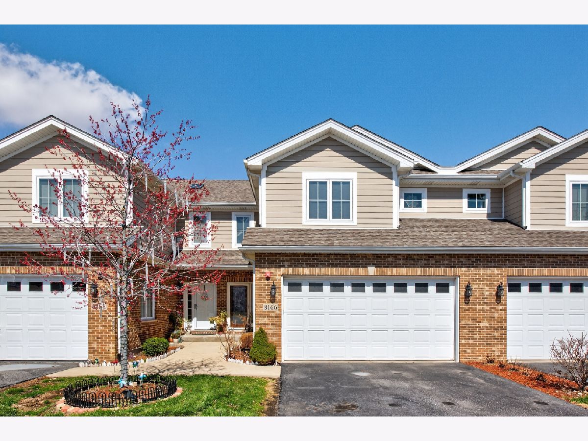  For Sale Hickory Hills Illinois, 8166 87th Street