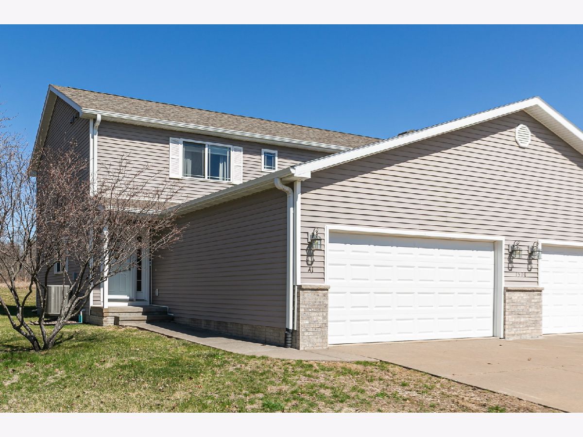  For Sale Davenport Iowa, 1570 Savannah Circle