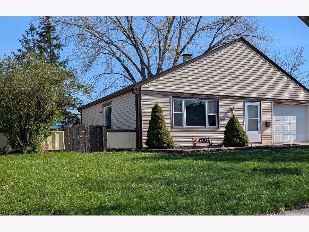 Homes & Townhomes For Sale Boulder Hill Montgomery Illinois, 16 Afton Drive