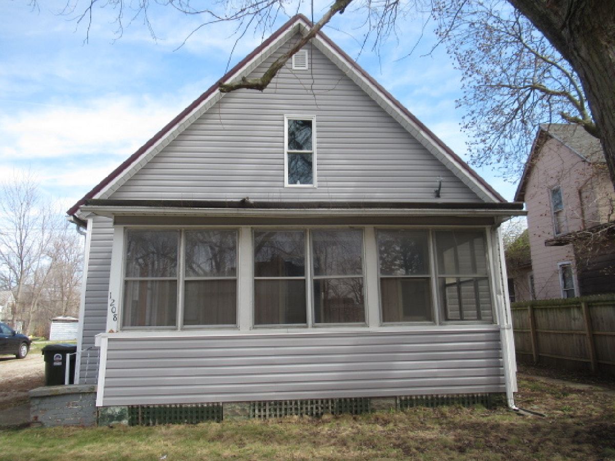  For Sale Paris Illinois, 1208 Marshall Avenue