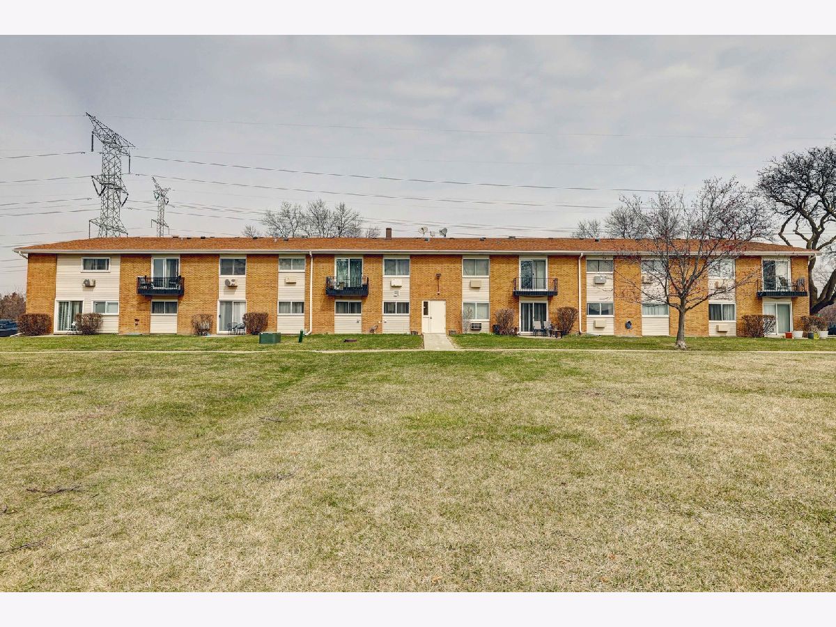  For Sale Des Plaines Illinois, 8864 Northshore Drive