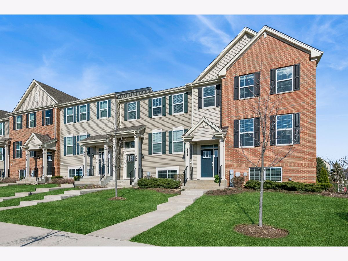  For Sale Crystal Lake Illinois, 511 Cimmaron Circle