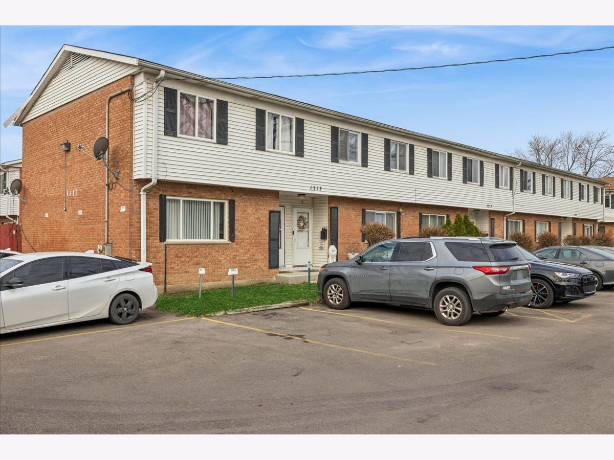 Townhomes & Condos For Sale Randall West Aurora Illinois, 1317 Monomoy Street