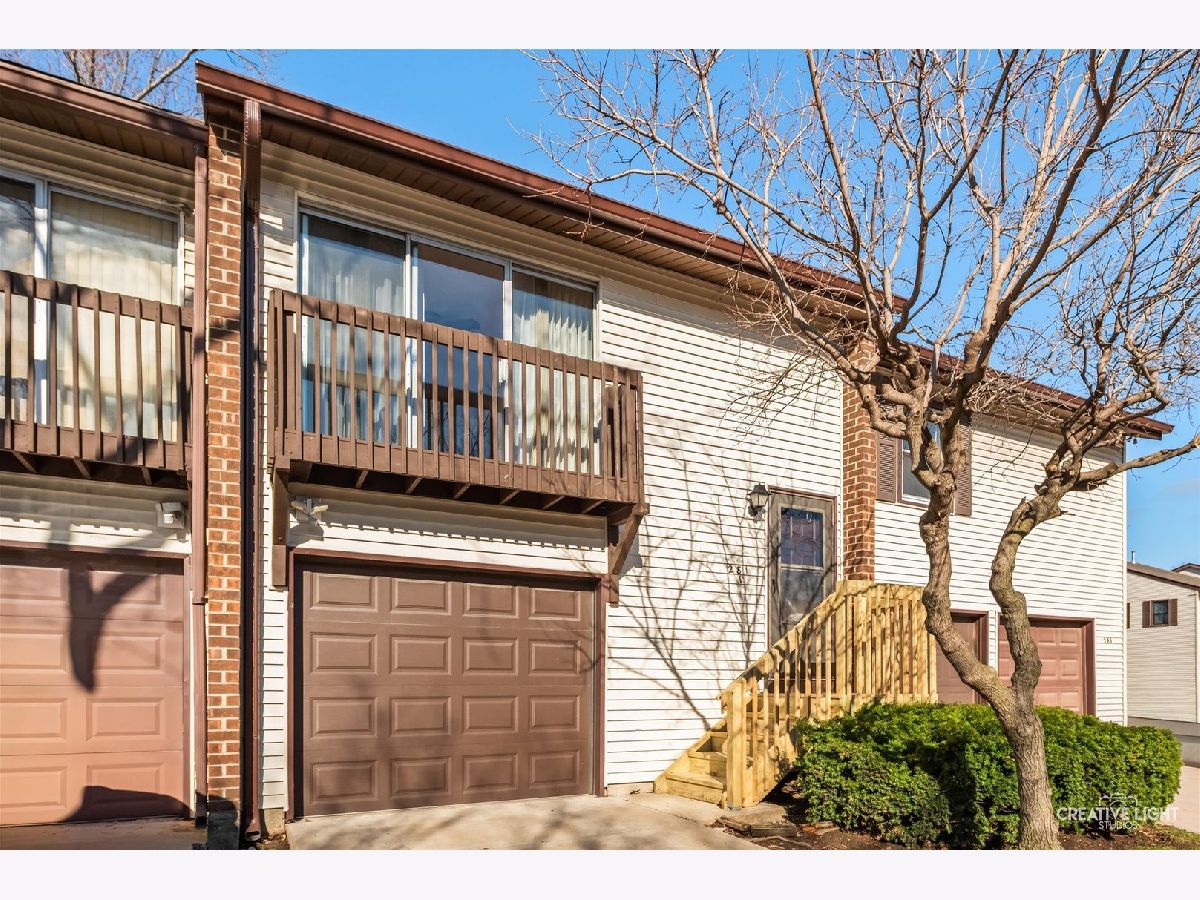 Homes & Townhomes & Condos For Sale Indian Oaks Bolingbrook Illinois, 281 Old Elm Drive