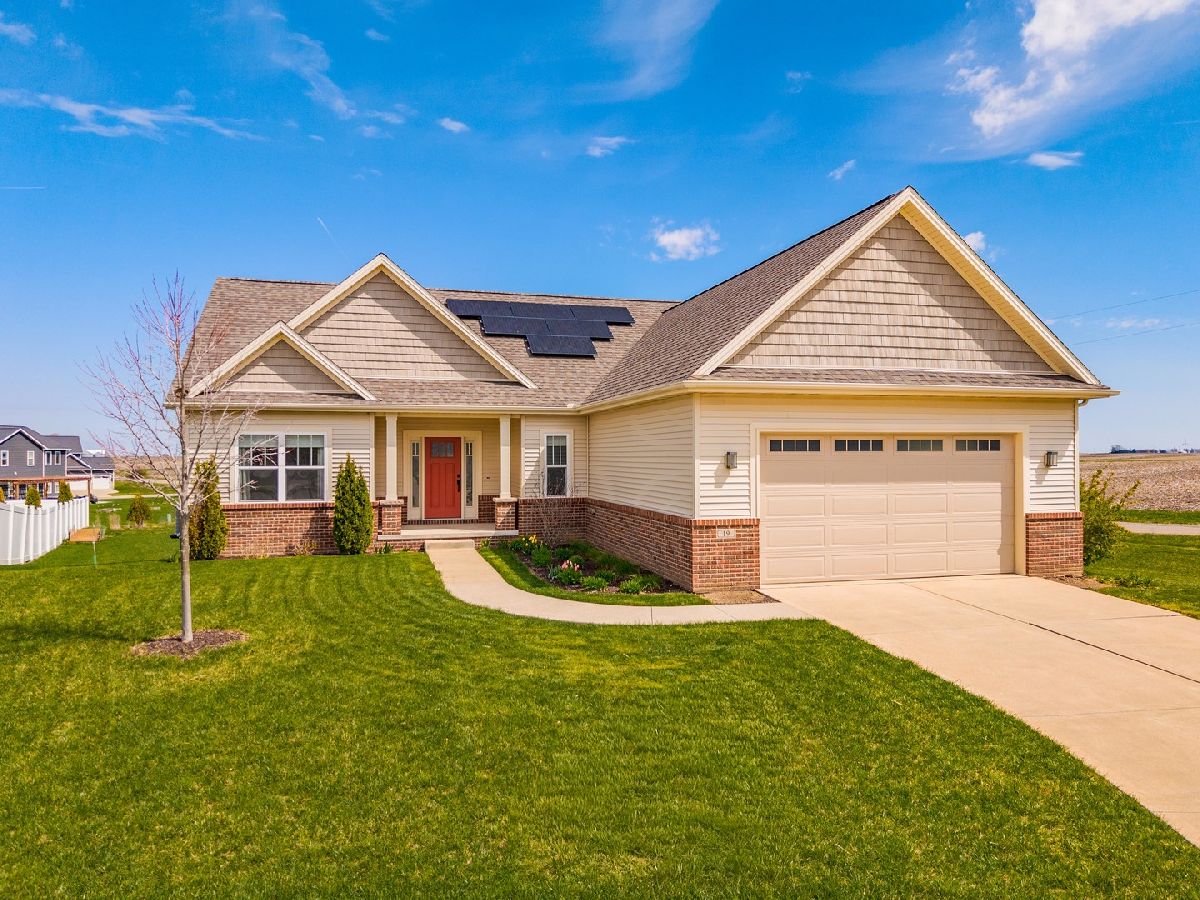 Homes & Condos & Townhomes For Sale Grove On Kickapoo Creek Bloomington Illinois, 19 Red Maple Court