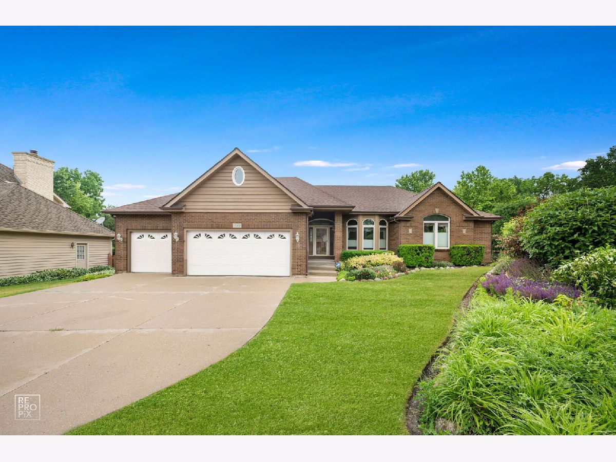  For Sale Antioch Illinois, 589 Edelweiss Drive