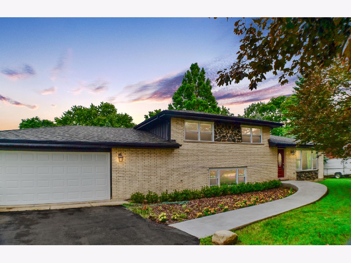  For Sale Lemont Illinois, 20W309 Frontage Road