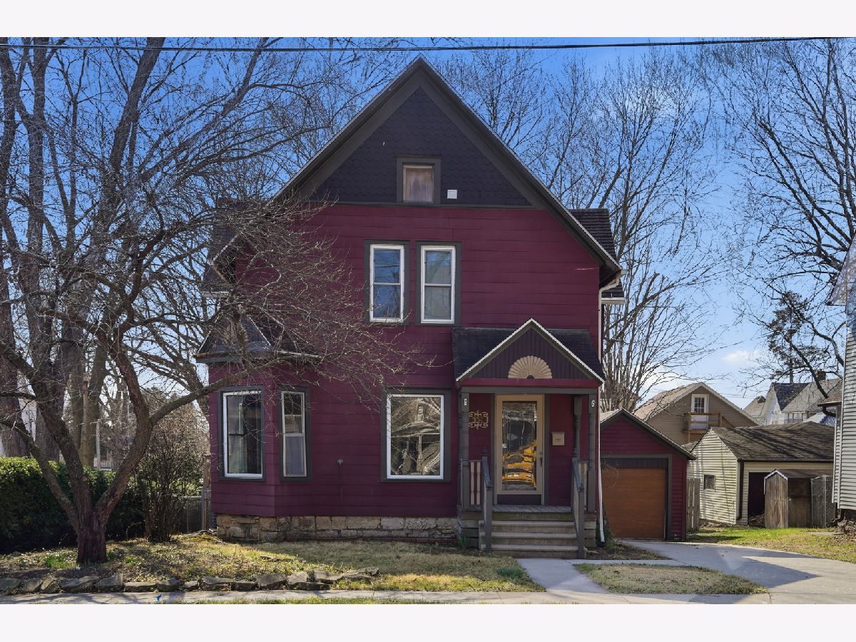  Sold Dixon Illinois, 304 Chamberlin
