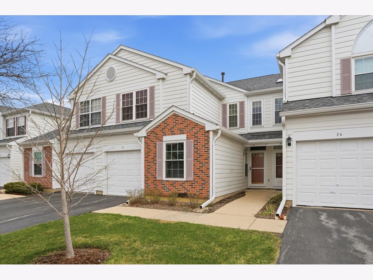  For Sale Streamwood Illinois, 7 Adams Court