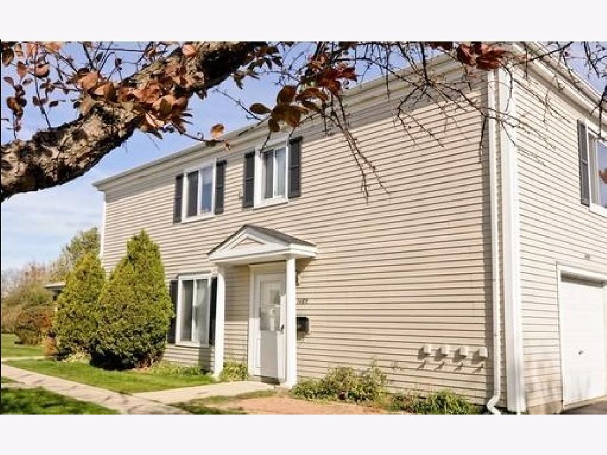  For Rent Prospect Heights Illinois, 1485 Quaker