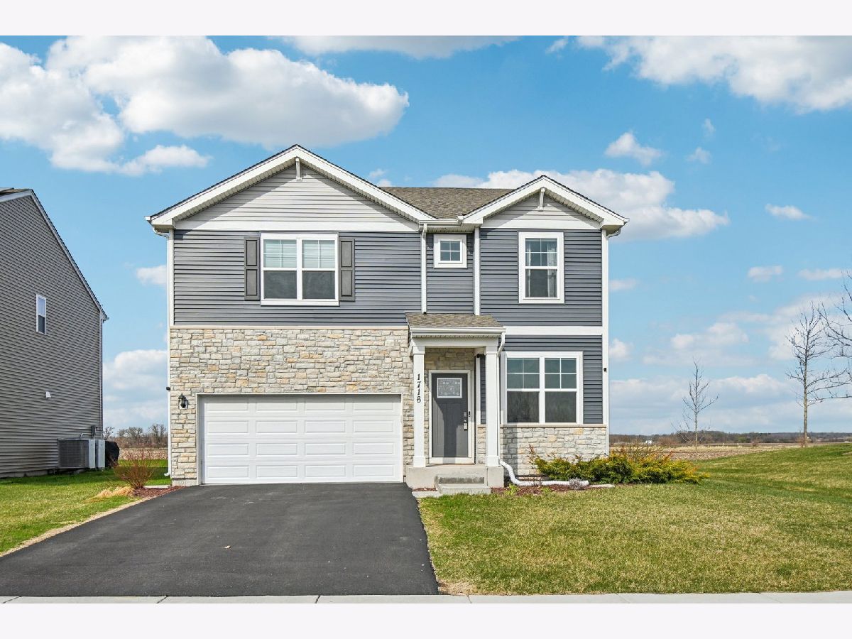 Townhomes & Condos & Homes For Sale Cambridge Lakes Pingree Grove Illinois, 1716 Dublin Drive