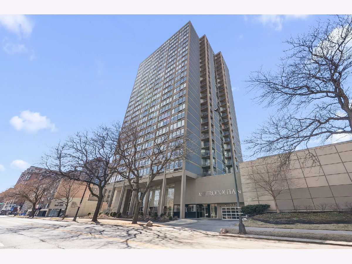  For Sale Chicago Illinois, 5320 Sheridan Road