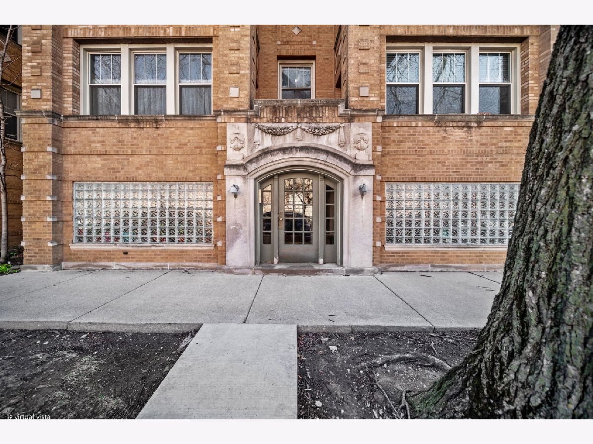 Condominiums For Sale Kinzer Court Oak Park Illinois, 340 Kenilworth Avenue