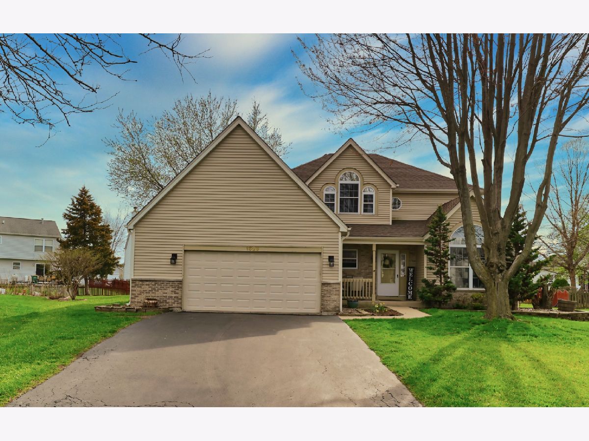 Homes For Sale Weslake Romeoville Illinois, 1823 Fieldstone Court