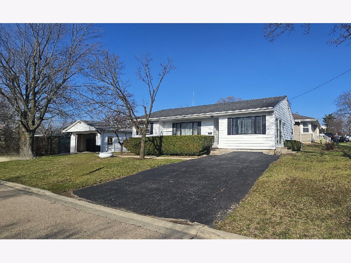  Rented Aurora Illinois, 1055 Kenmore