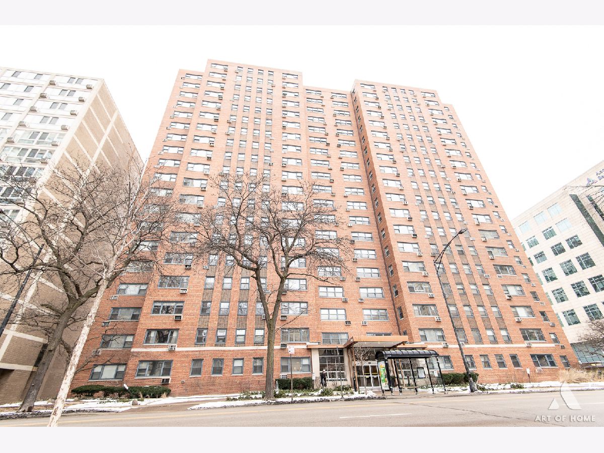  For Sale Chicago Illinois, 2909 Sheridan Road