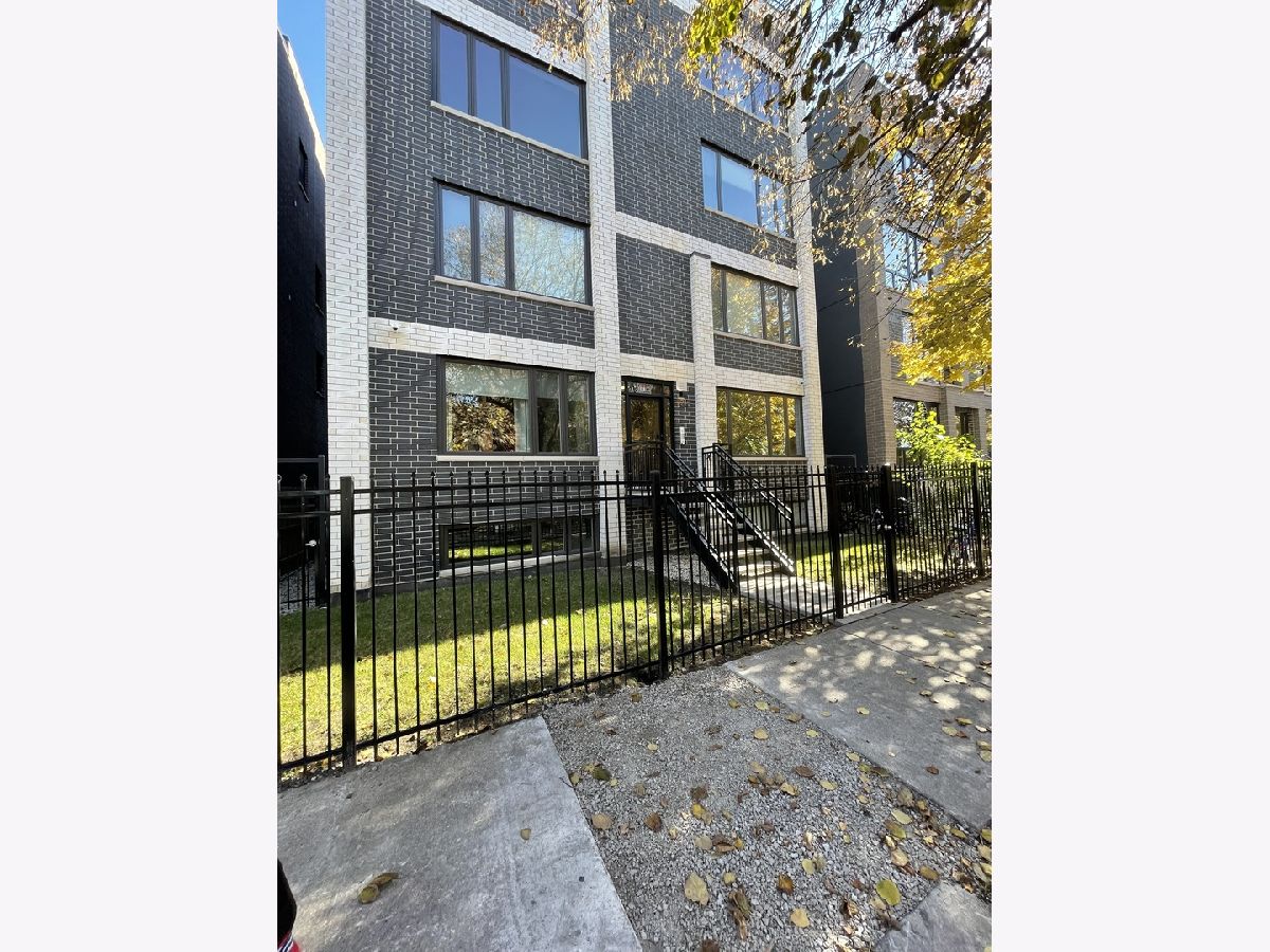  Rented Chicago Illinois, 215 Hamilton