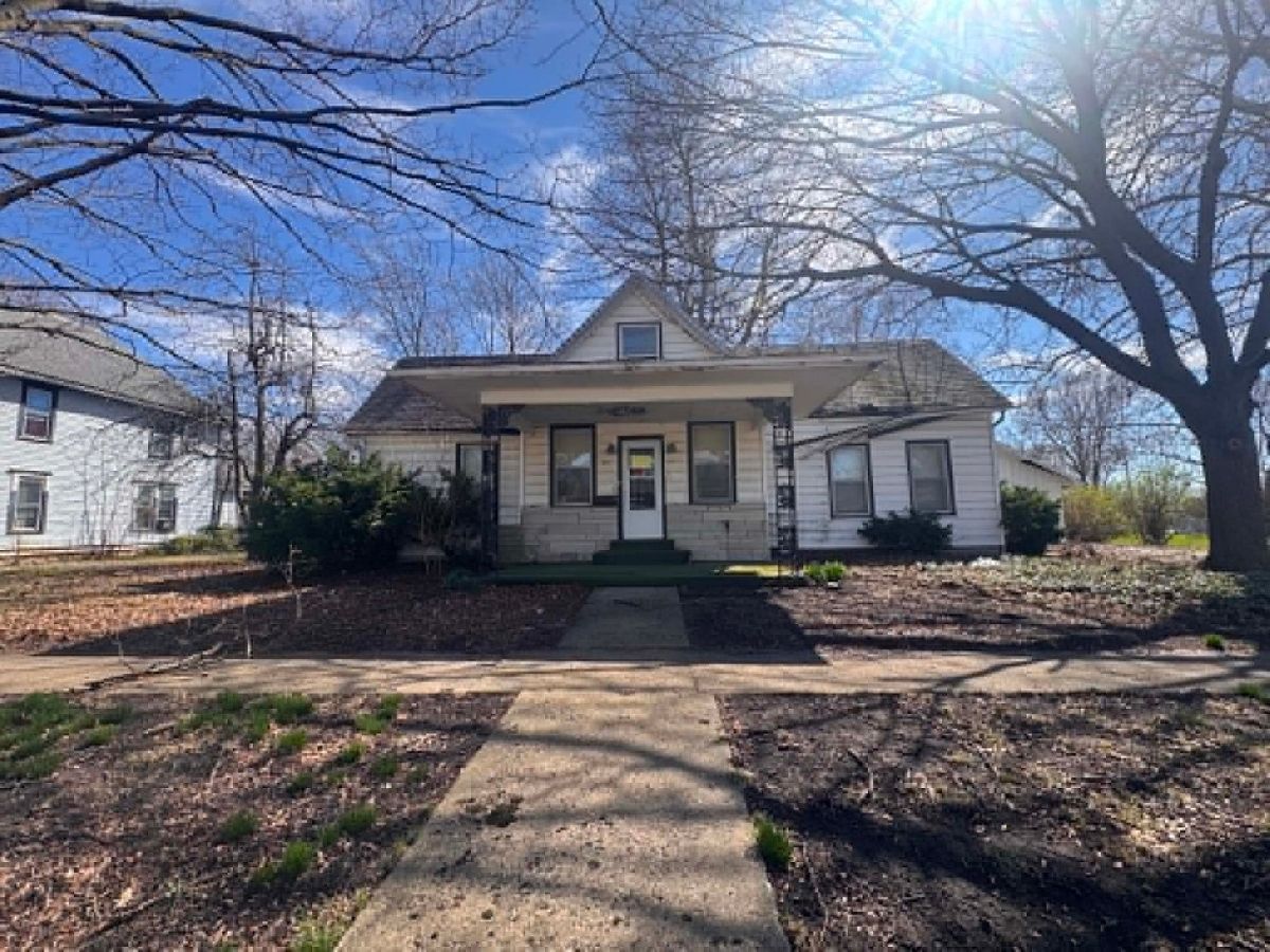  For Sale Piper City Illinois, 18 Vine Street