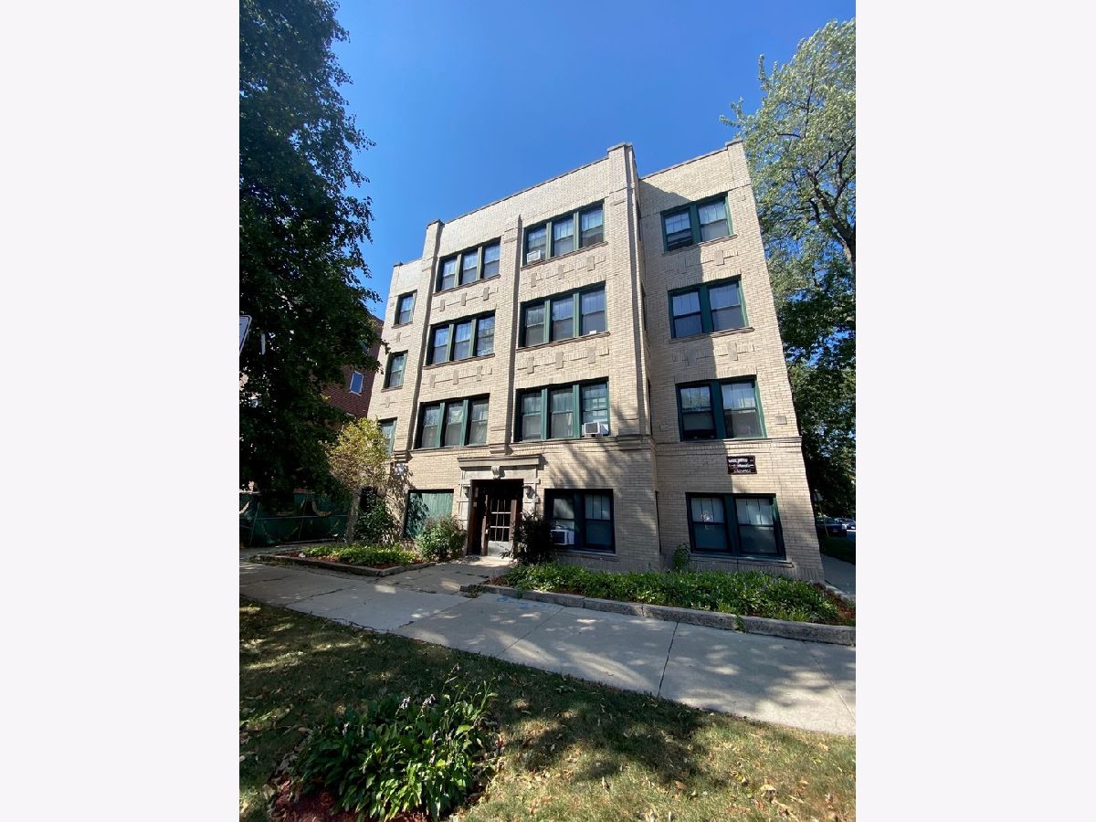  Rented Chicago Illinois, 3224 Karlov