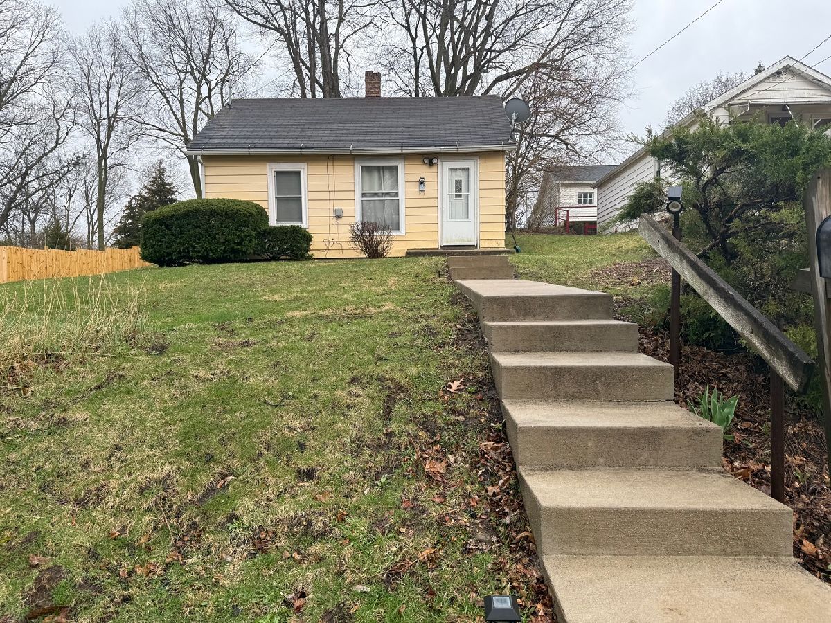  For Sale Oregon Illinois, 707 Monroe Street