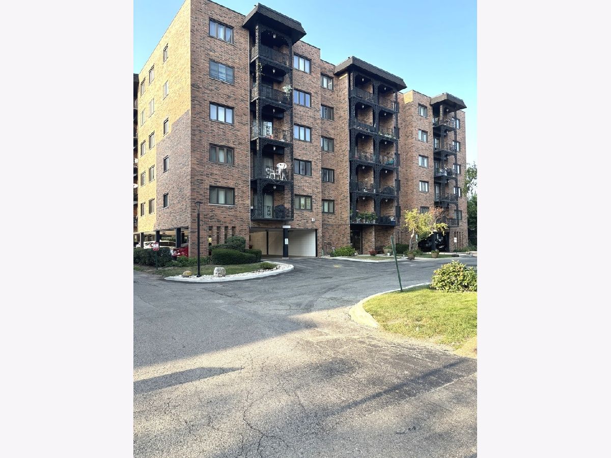  For Sale Des Plaines Illinois, 9332 Landings Lane