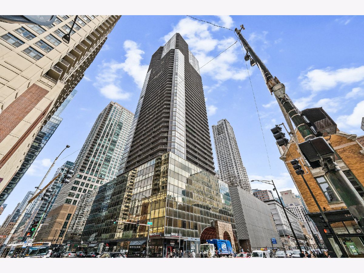  For Sale Chicago Illinois, 10 Ontario Street