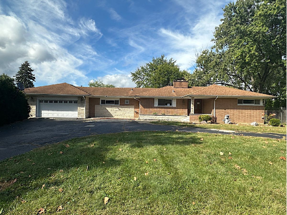  For Sale Darien Illinois, 7216 Leonard Drive