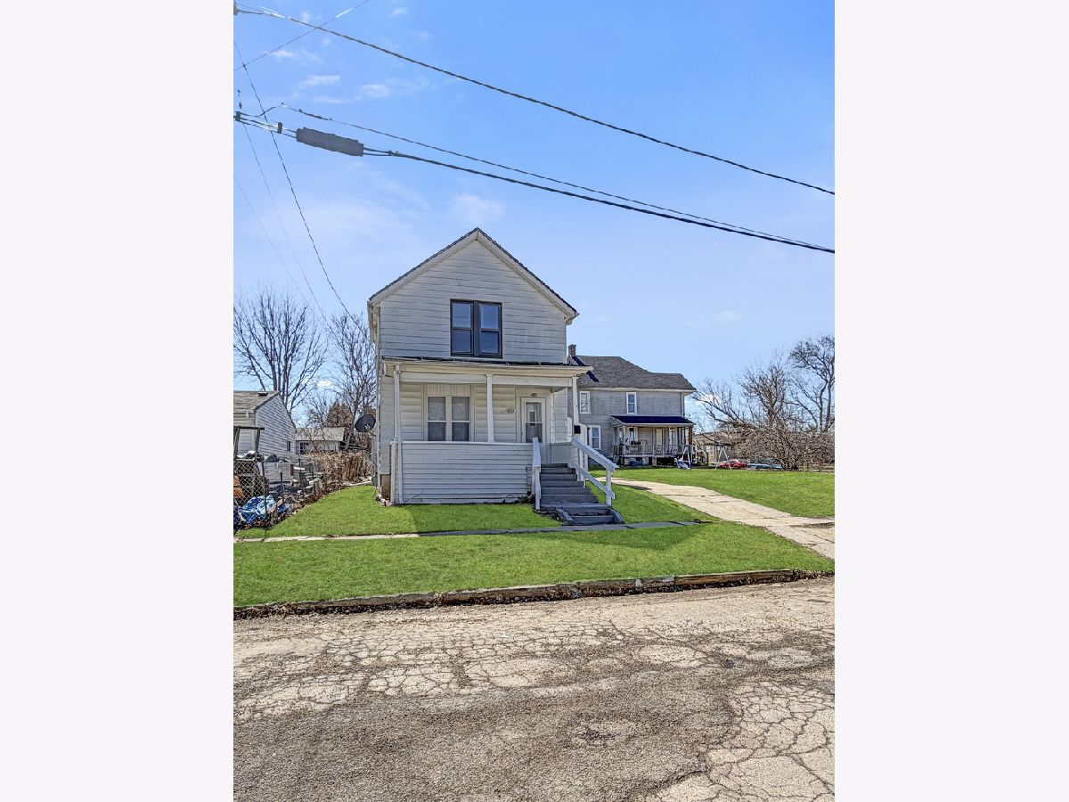  For Sale Freeport Illinois, 407 Winneshiek Street