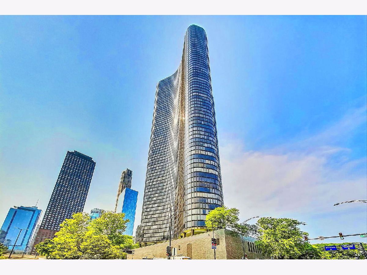  For Sale Chicago Illinois, 505 Lake Shore Drive