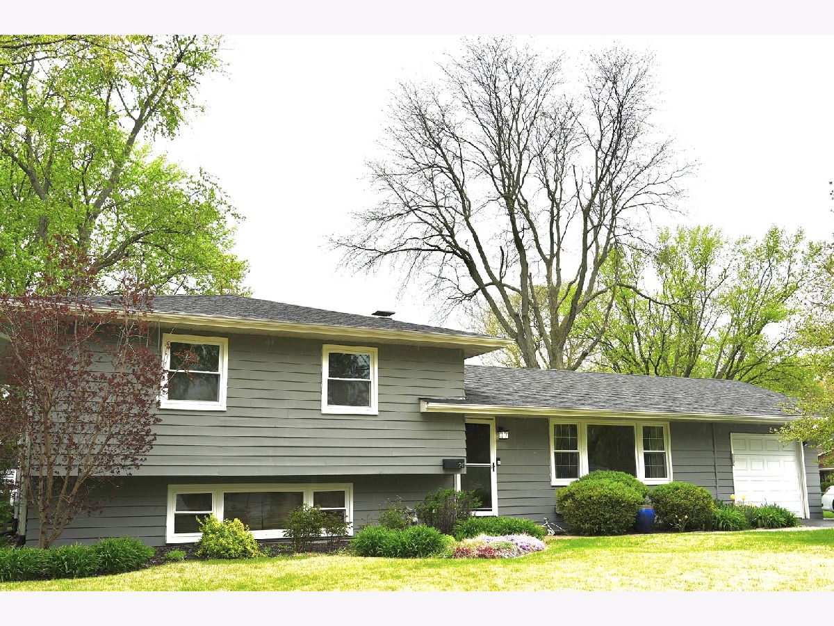  Rented Naperville Illinois, 211 Sandalwood