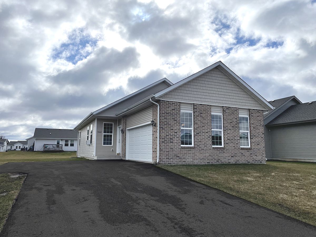  For Sale Machesney Park Illinois, 7447 Silo Street