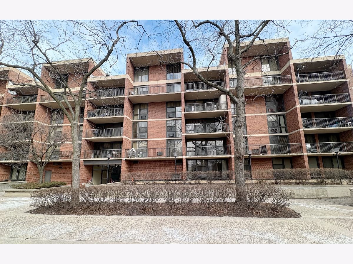  For Sale Chicago Illinois, 2921 Michigan Avenue